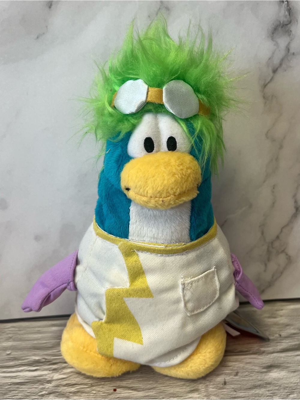 Disney Club Penguin Rad Scientist Sealed Gold Medallion Plush Jakks Pacific